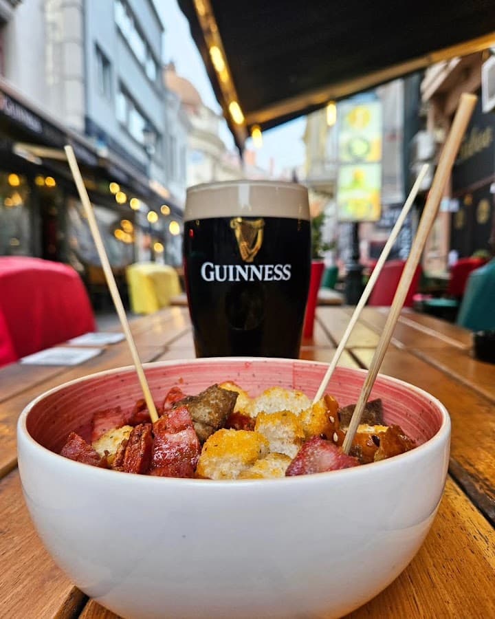 St. Patrick Irish Pub - Berarie & Sports Bar 2