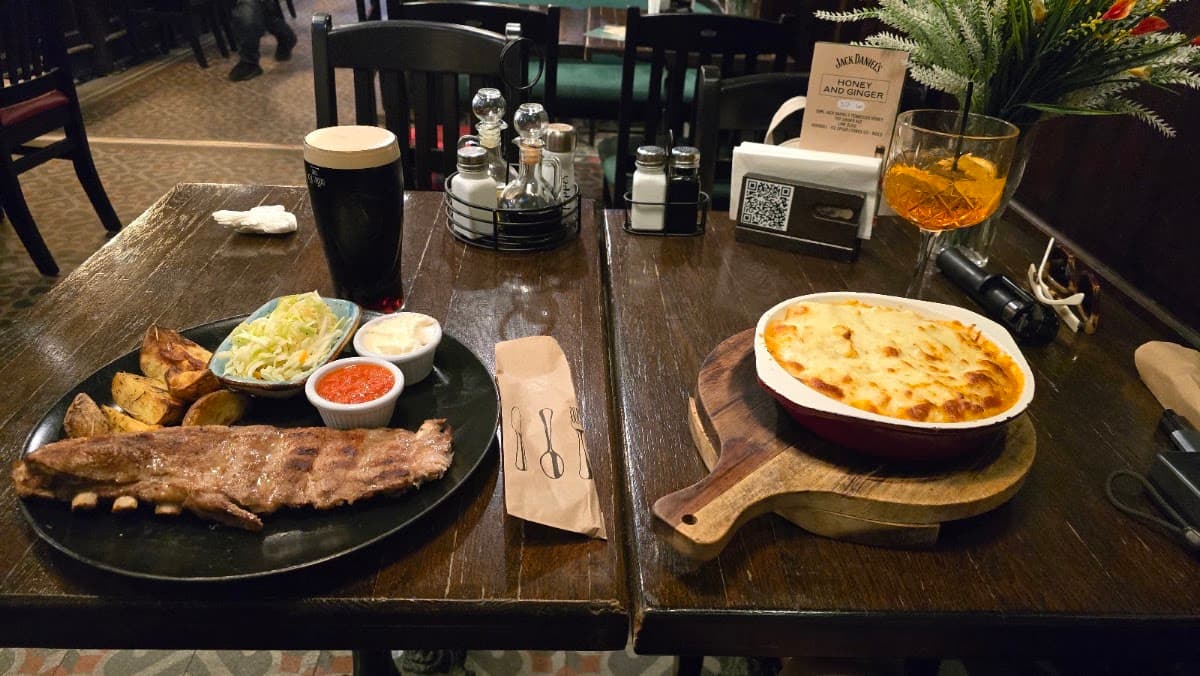 St. Patrick Irish Pub - Berarie & Sports Bar 3
