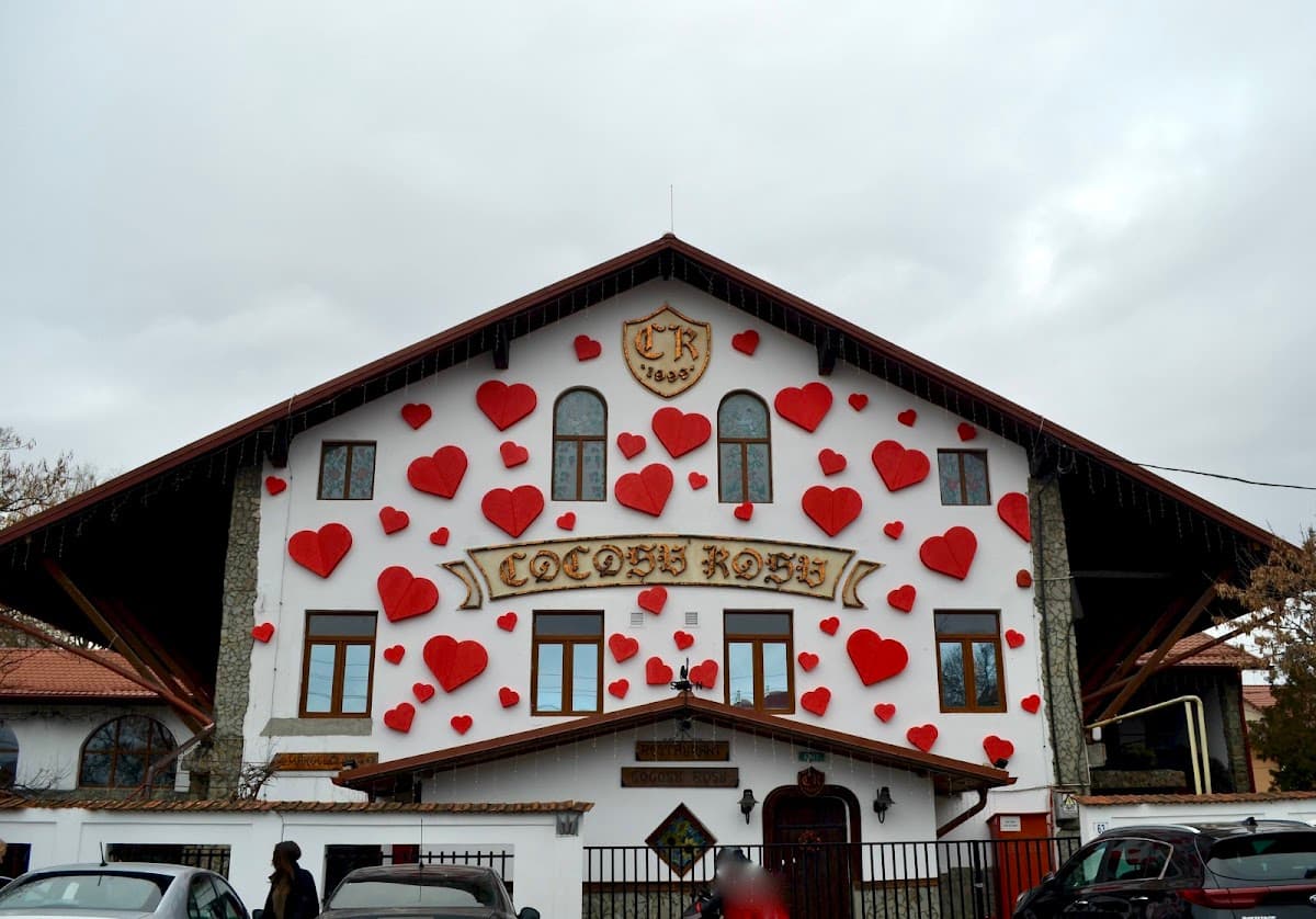 La Cocoșu' Roșu 3