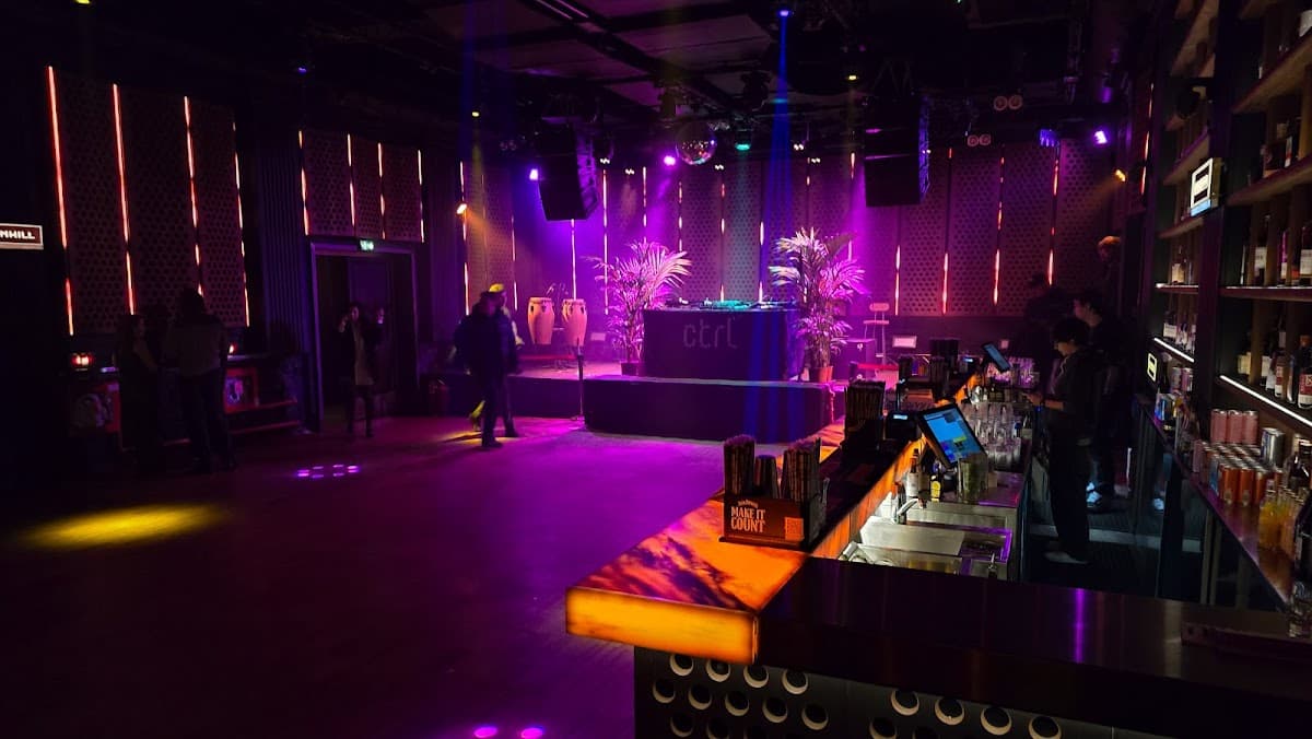 Control Club 2